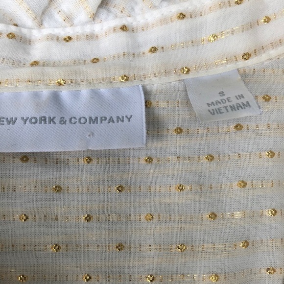 NY&Co off white/metallic gold pinstripe ruffle top - Picture 5 of 7